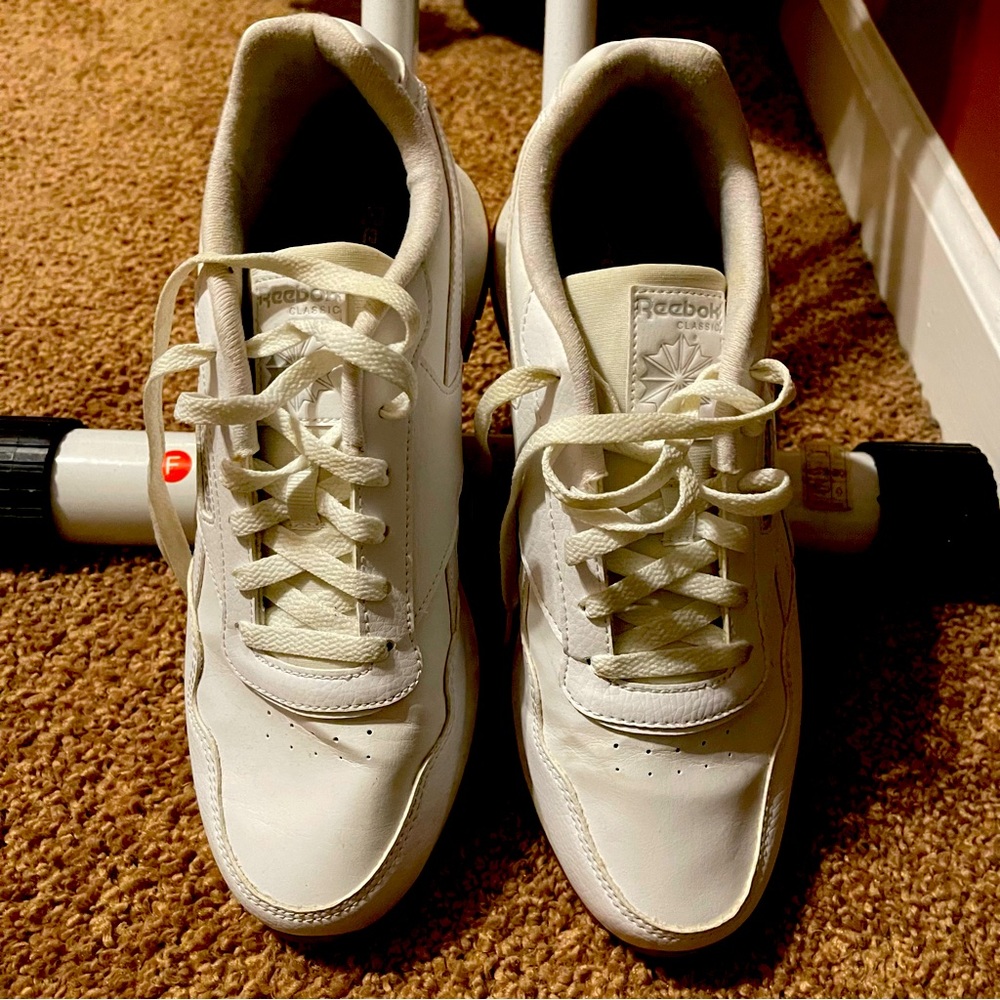 Size 10 like new sneakers